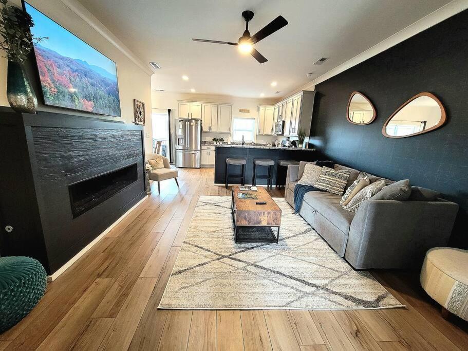 *Dog Friendly*Modern Home-Minutes To Dollywood, Gatlinburg, Smoky Mountains & Pigeon Forge! Zewnętrze zdjęcie